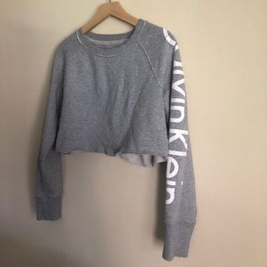 🌻Calvin Klein Cropped Crewneck🌻